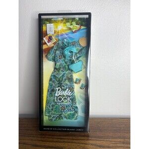 The Barbie Look Collection Poolside Fashion Pack 2012 Mattel X9192